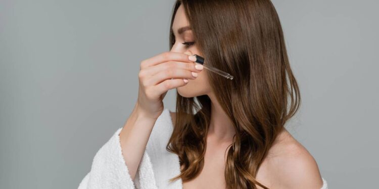 Os 4 tônicos capilares mais utilizados para estimular o crescimento e a densidade do cabelo