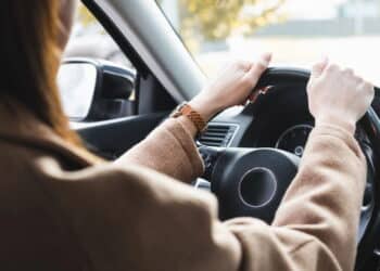 Câmaras obrigatórias para “vigiar” motoristas nos carros