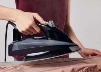 Ferro de passar que deixa suas roupas impecáveis sem esforço