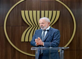 Lula afirma que um acordo com Trump é possível, mas destaca que ele não será fechado na Malásia