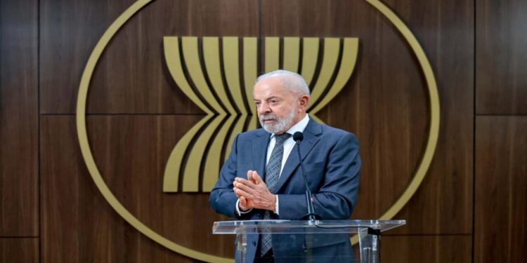 Lula afirma que um acordo com Trump é possível, mas destaca que ele não será fechado na Malásia