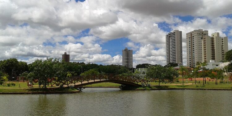 Cidade barata para morar conquista cada vez mais famílias no Brasil