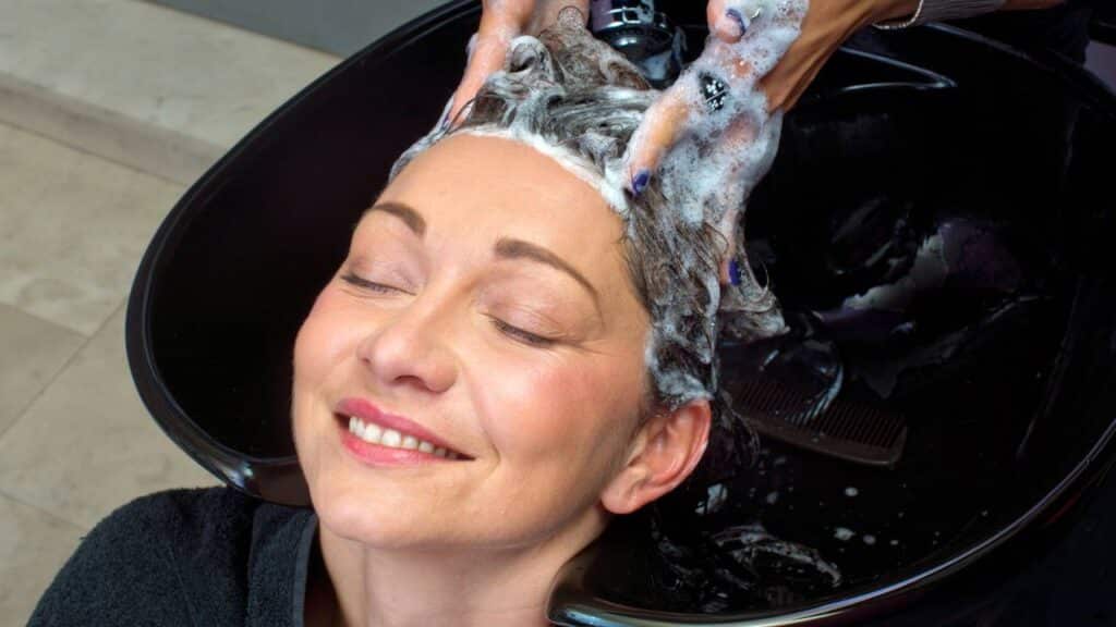 Top 10 tintas sem amônia que entregam ótima cobertura nos cabelos brancos