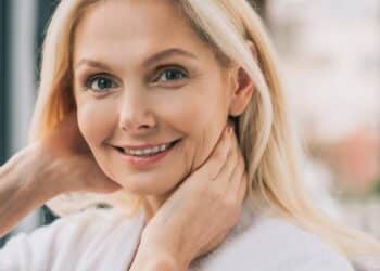 Planta que todo mundo tem em casa aumenta a produção de colágeno e reduz os sinais de envelhecimento