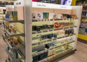 Top 10 perfumes femininos para arrasar no primeiro encontro