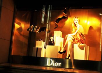 Top 10 perfumes femininos de luxo que só as famosas usam