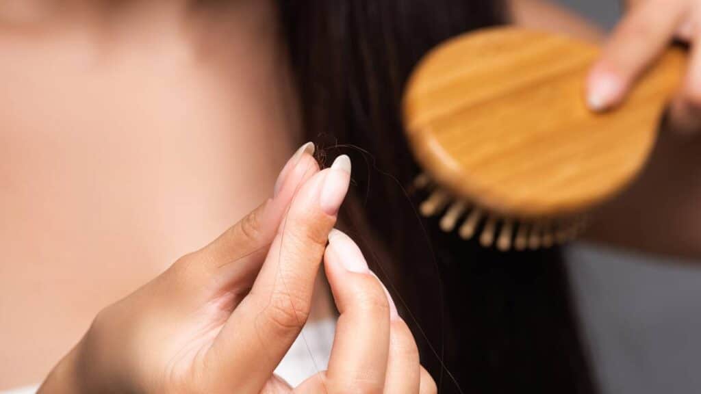 6 shampoos que ajudam o cabelo a crescer mais rápido e saudável e não pesam no bolso