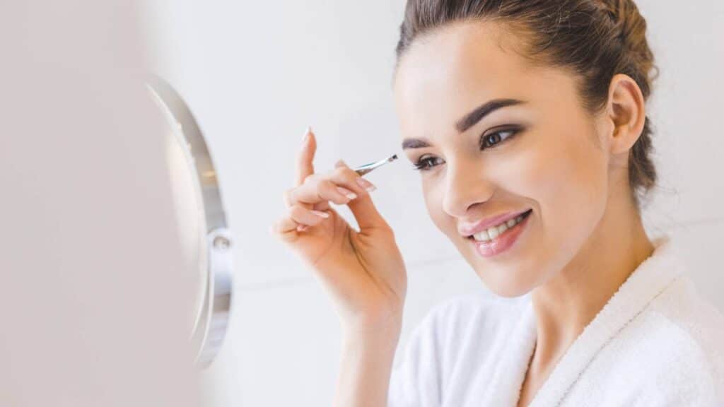 5 dicas simples para sobrancelhas mais cheias e definidas sem precisar de procedimento estético