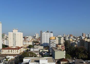 Cidade do interior de Minas se destaca pela tranquilidade e crescimento no emprego