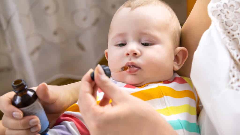 Xarope infantil é retirado de todas as prateleiras por contaminação microbiana