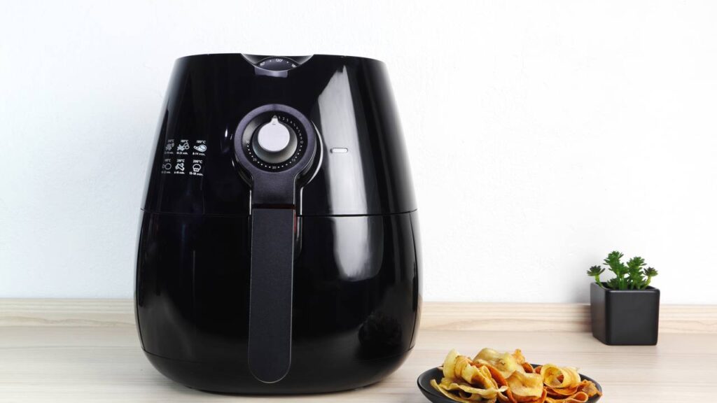 O novo eletrodoméstico que está substituindo o micro-ondas: gasta menos energia e cozinha mais rápido