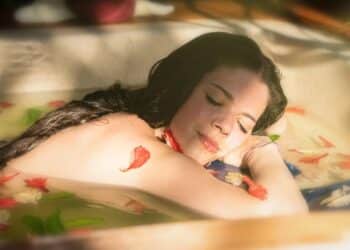 As 5 ervas poderosas no banho que aumentam sua autoestima