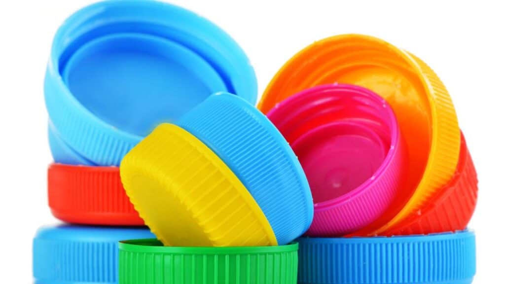 O truque com tampinhas de garrafa para usar na decoração da sua casa