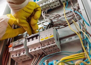 O segredo dos eletricistas para organizar a fiação e evitar riscos em casa