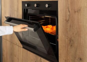 Quem tem pouco espaço vai adorar essa opção de forno