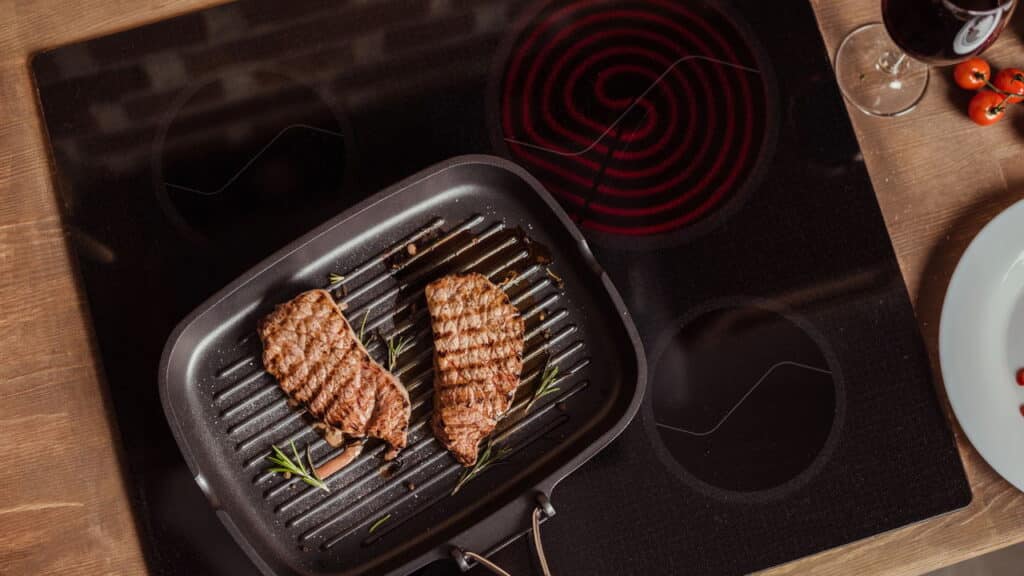 3 modelos de cooktop por indução que entregam potência, beleza e bom preço
