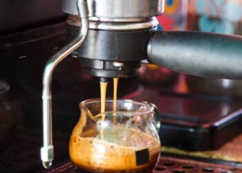 As melhores máquinas de café modernas para sua cozinha em 2025