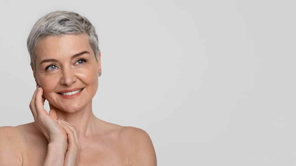 Top 4 cremes faciais baratos indicados para mulheres acima dos 60