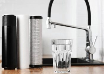 Purificador água // Créditos: depositphotos.com / andriymedvediuk