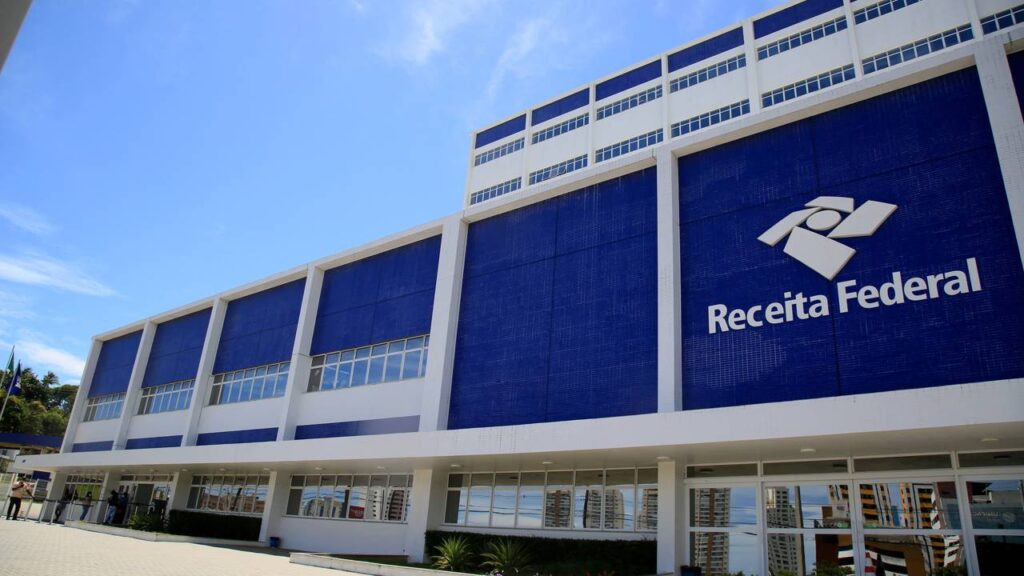 Receita Federal pretende fazer devassa no Pix com foco no cruzamento de dados com IR