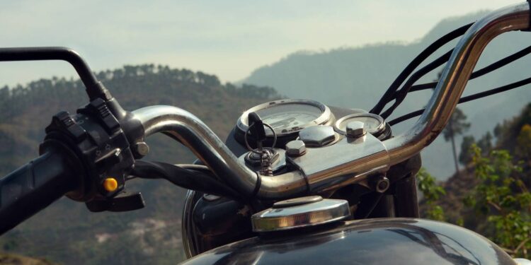 Nova moto da Royal Enfield chega ao Brasil com preço abaixo de R$ 26 mil
