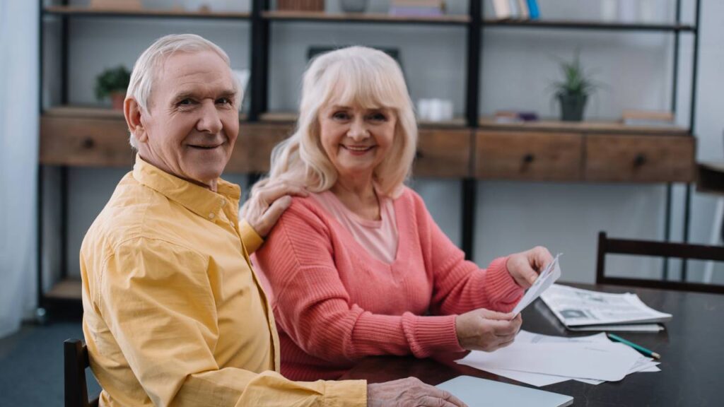 Nova medida garante apoio extra a idosos endividados com mais de 60 anos