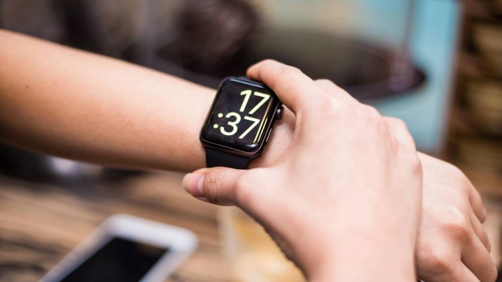 Relógios inteligentes mostram padrões de estresse, infecção e cansaço antes do corpo avisar