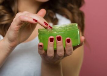 A planta secreta que faz suas unhas crescerem mais rápido e fortalece