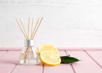 Aprenda a fazer um difusor caseiro que perfuma e ainda decora a casa