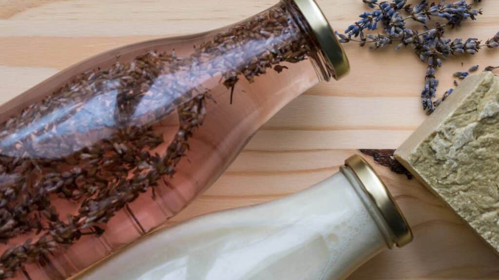 Essa mistura de vinagre com sabão líquido pode ser poderosa na limpeza