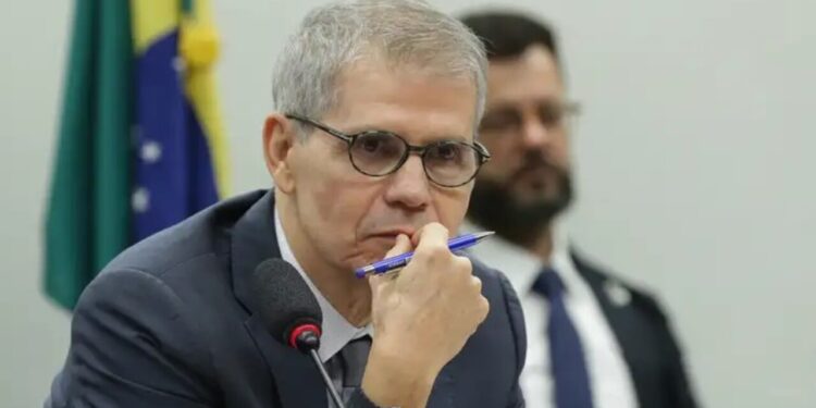 MPF investiga ministro de Lula por suspeita de beneficiar sócio em contratos