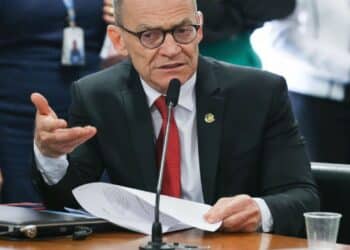 Governo consegue emplacar senador aliado para presidir CPI das Facções no Senado em placar apertadíssimo