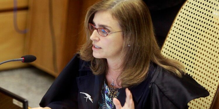 Relatora no TSE vota pela cassação do governador Cláudio Castro