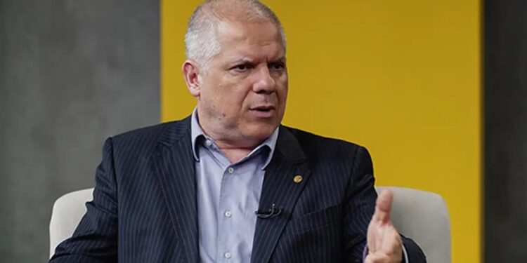 Ex-presidente do INSS acaba de ser preso em operação da PF