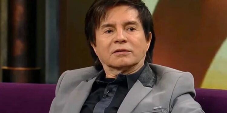 Xororó surpreende fãs ao contar que levou tiro durante show e exibe cicatriz