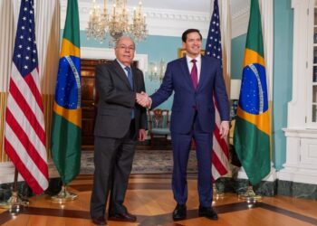 Reunião entre EUA e Brasil sobre tarifaço acaba sem avanço e acende alerta no mercado