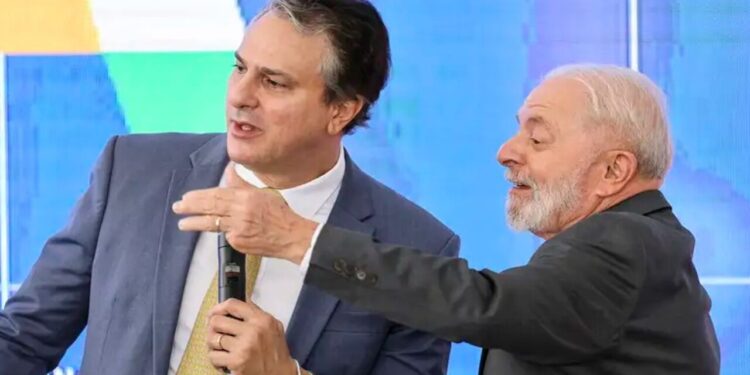 Proposta do governo Lula de Enem para estrangeiros causa revolta entre estudantes