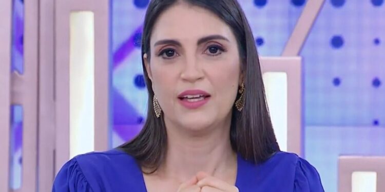 Chris Flores abre o jogo ao vivo na Band e revela motivo da sua saída do SBT