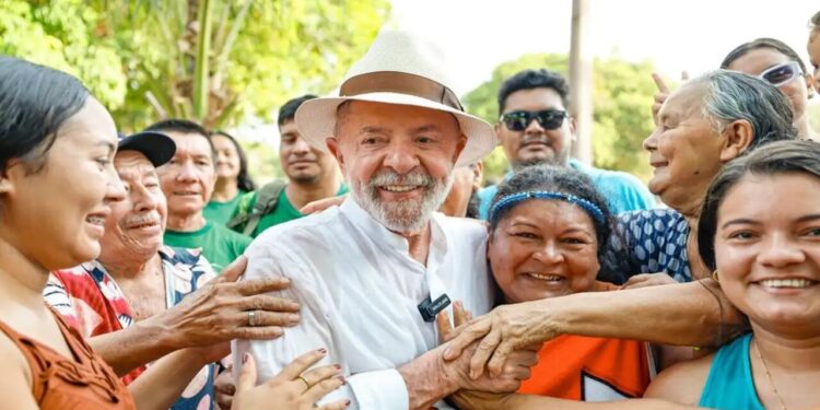 Pressão sobre Lula cresce após oposição acionar TCU e PGR por uso de barco de luxo na COP30