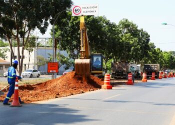 Avanço das obras do BRT de R$ 4,9 bilhões muda o trânsito e motoristas são impactados em Cuiabá