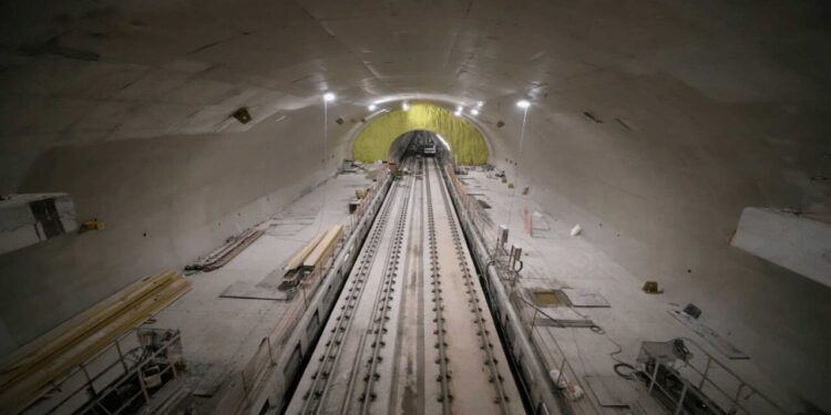 Obras no em estação do Metrô de SP atingem 90% de execução e nova linha de 15,3 km vai reduzir tempo de percurso para poucos minutos