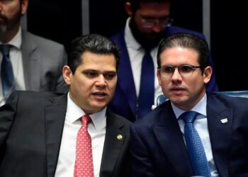 Crise aumenta após Lula sancionar isenção do IR até R$ 5 mil sem Motta e Alcolumbre