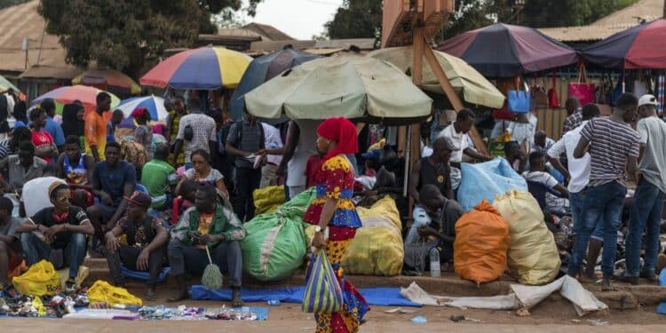 Militares assumem o poder em Guiné-Bissau e país entra em alerta