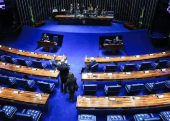 Nova articulação no Senado volta a colocar PEC do fim da reeleição no centro do debate