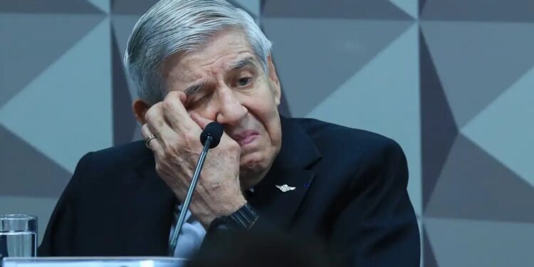 PGR se posiciona a favor de prisão domiciliar para Augusto Heleno