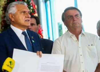 Bolsonaro busca aval do STF para receber visita de Ronaldo Caiado