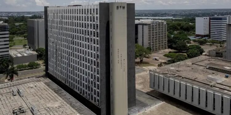 Coronel do Exército é expulso após escândalo sobre verba para comida