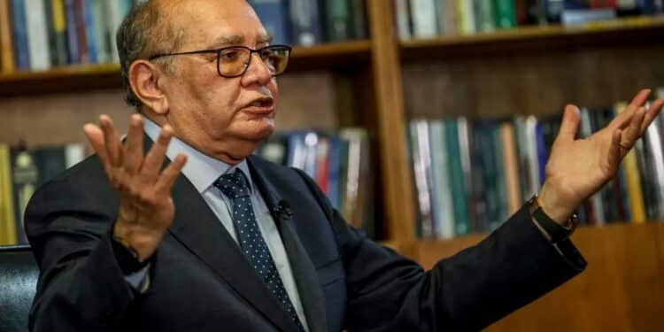 Réu do 8 de Janeiro surpreende Gilmar Mendes em evento na Argentina e deixa mensagem impactante