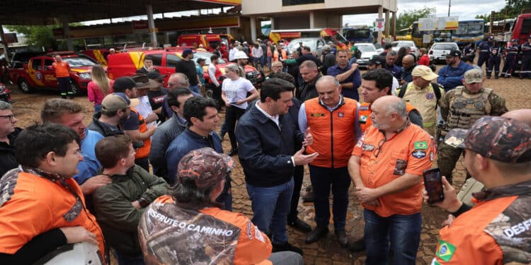 Famílias atingidas por tornado no Paraná podem receber auxílio de R$ 50 mil após nova lei sancionada