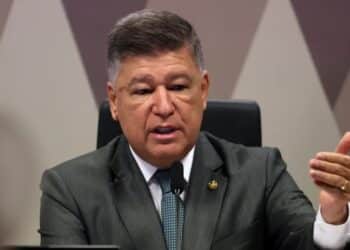 Senador critica atitude do STF e aponta desprezo pela CPMI do INSS